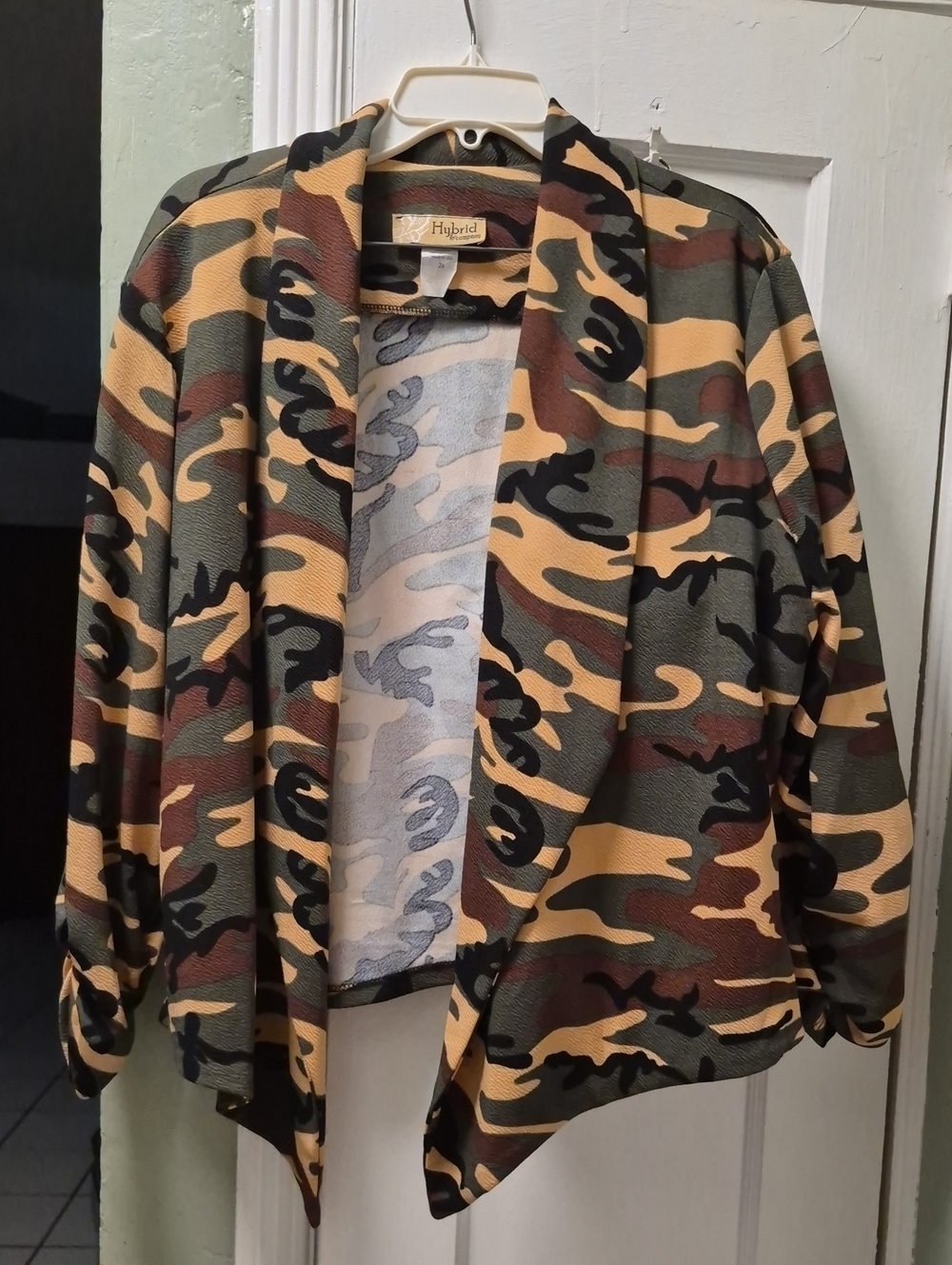 Hybrid & company Camo Cardigan in Green Tan Brown